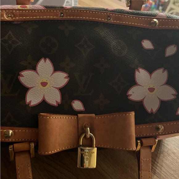 Pretty Inspired iconic logo bag. Used and in good condition. See pictures - Picture 12 of 13